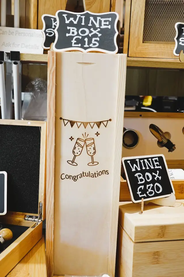 Engraved wine caddy